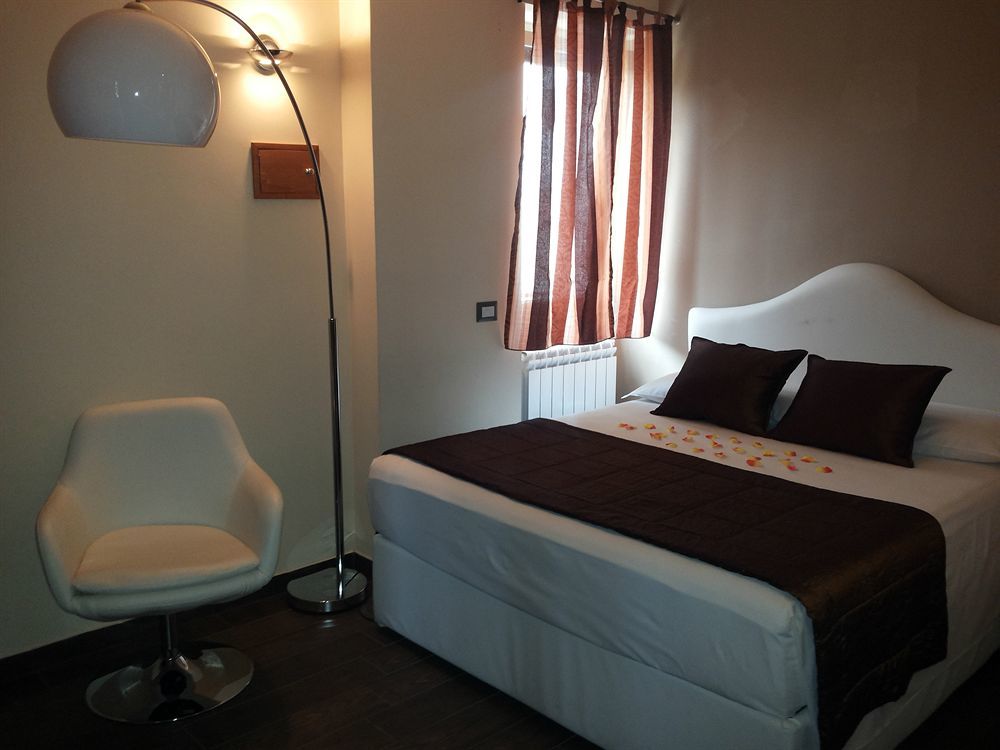 Aida Charming Rooms Рим Экстерьер фото